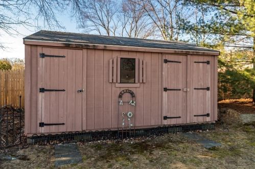 15 Greenleaf Rd, Natick MA 01760-3115 exterior