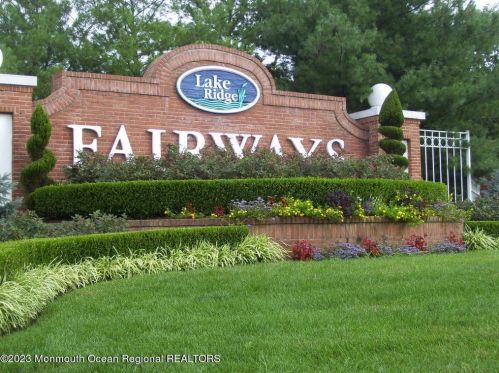 3 Foxwood Rd, Lakewood NJ  08701-5729 exterior