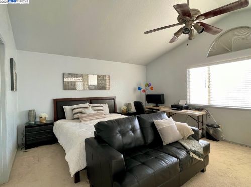 74 Ravenswood Ct, Oakley CA  94561-3062 exterior