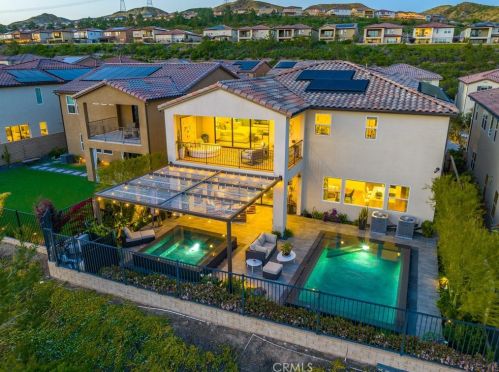 19138 Lauren Ln, Santa Clarita, CA 91350-1341