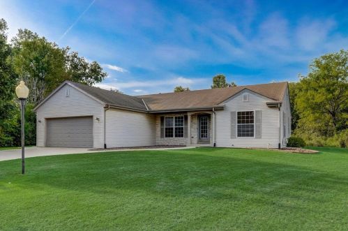 1104 Mallard Ct, Mukwonago, WI 53149-9544