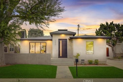 16627 Gilmore St, Van Nuys CA  91406-5610 exterior