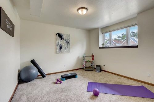 1022 121, Milwaukee WI 53226-3309 exterior