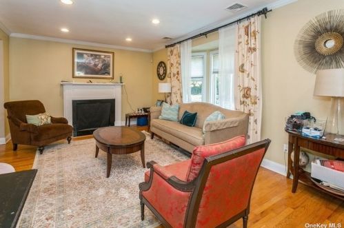 13032 Laurelton Pkwy, Jamaica, NY 11422-1219