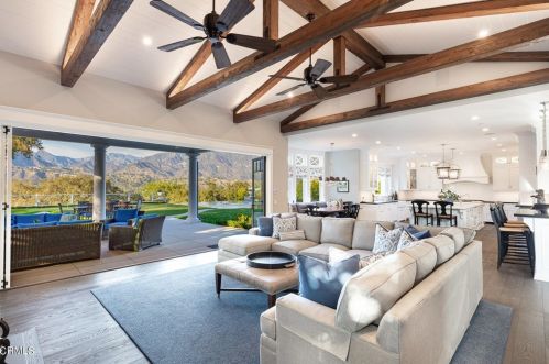 655 Hillcrest Ave, La Canada CA  91011-4040 exterior