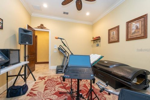2014 Pioneer Dr, Lakeland FL  33809-4995 exterior