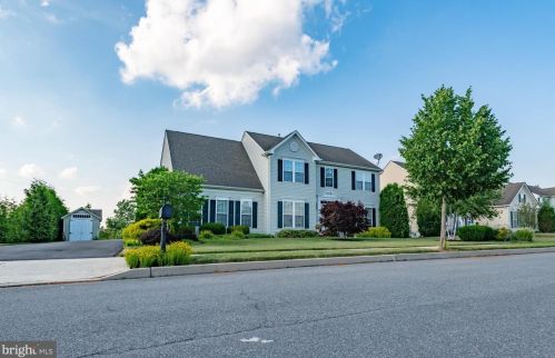 9 Upper Way Rd, Easton, PA 18045-8041