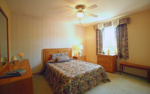 1857 Denver St, San Diego CA 92110-3335 exterior