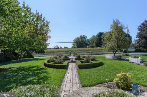 1969 Millport Rd, Lancaster PA  17602-4117 exterior