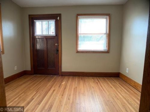 1101 Hudson Rd, Saint Paul, MN 55106-6107