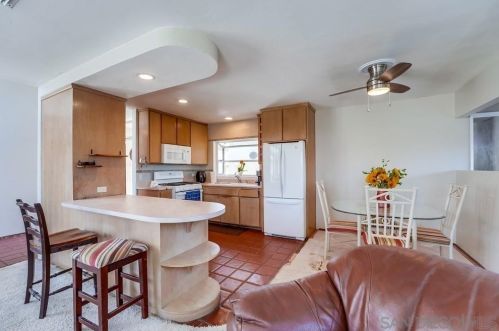 1690 Gustavo St, El Cajon CA 92019-3408 exterior