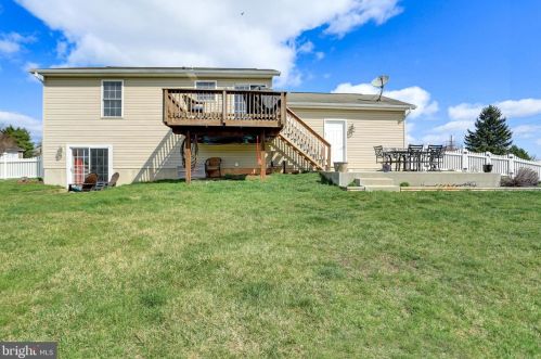 422 Carolle St, Upton, PA 17225-1558