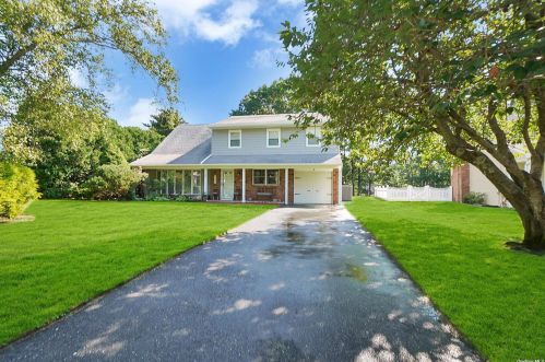 74 Hilden St, San Remo, NY 11754-1768