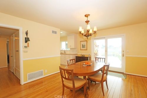 1032 Chestnut Ave, Orange CA 92867-3832 exterior