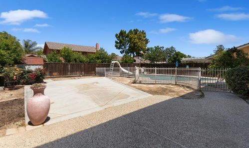 1026 Acaciawood Ct, Los Banos CA  93635-2937 exterior