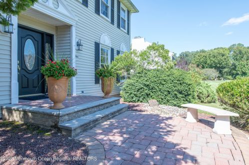 4 Woodbine Ln, East Freehold, NJ 07728-7834