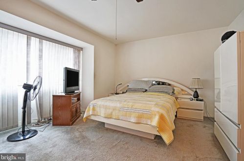 645 Ithaca Pl, East Windsor NJ 08520-5614 exterior