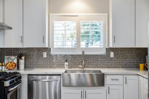 235 Grove Ave, Santa Rosa CA  95409-3813 exterior