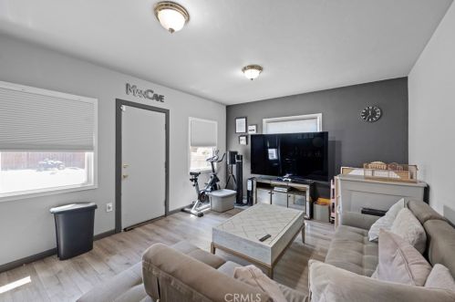 5516 Fulton Ave, Van Nuys CA  91401-5332 exterior