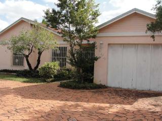 5844 199th St, Hialeah, FL 33015-4935