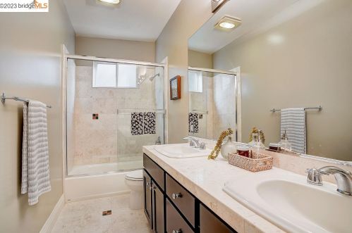 7164 Buckingham Blvd, Berkeley CA  94705-1715 exterior