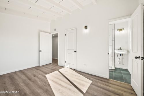 905 Prince Rd, Tucson AZ 85705-3025 exterior