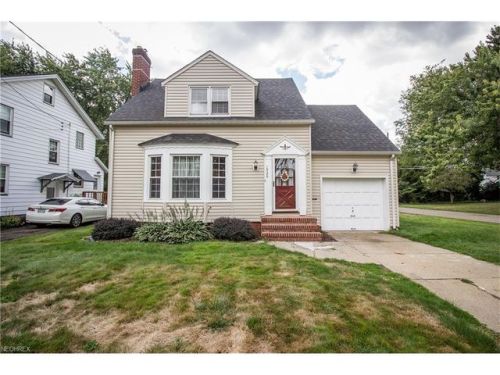 1926 34th St, Canton, OH 44709-2731