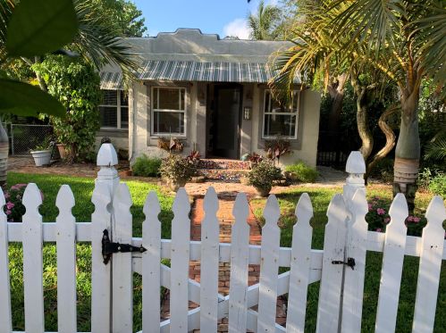 226 10th St, Delray Beach FL  33444-4048 exterior