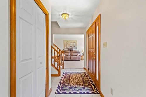 143 Parkside Dr, Pittsburgh, PA 15122-1247