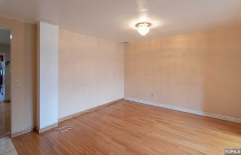 92 Delaware Ave, Dumont NJ  07628-2540 exterior