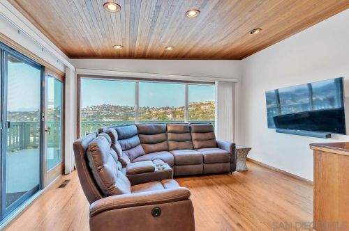 4006 Yale Ave, La Mesa CA  91941-7716 exterior