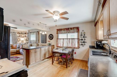 3221 98, Milwaukee WI 53214-2637 exterior