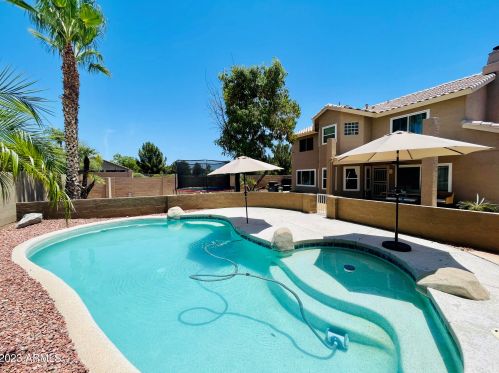 6104 Charlotte Dr, Glendale, AZ 85310-2700