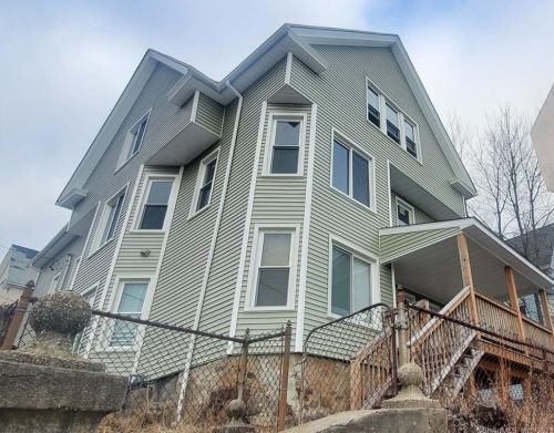 105 Easton Ave, Waterbury CT  06704-3032 exterior