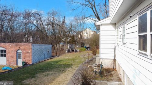 964 Jackson St, Pottstown, PA 19464-4838
