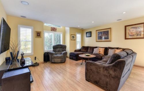 102 Seafarer Ct, Folsom CA  95630-2332 exterior