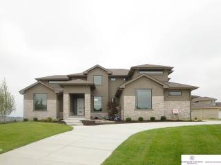 2469 182nd Cir, Omaha, NE 68130-2704