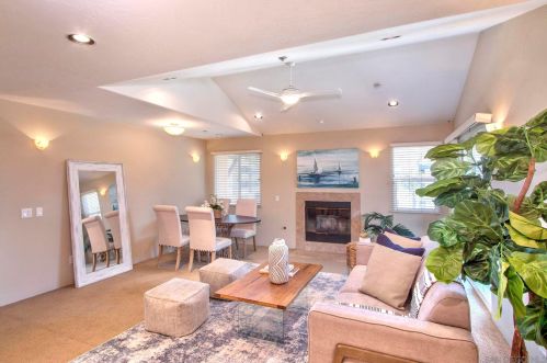 3923 Riviera Dr, San Diego, CA 92109-5889