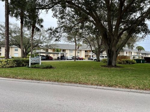 729 Landover Ct, Naples, FL 34104-7806
