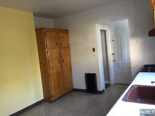 95 Godwin Ave, Ridgewood NJ  07450-3725 exterior