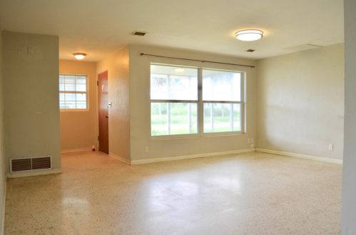 22 Briggs Dr, Ormond Beach, FL 32176-2843