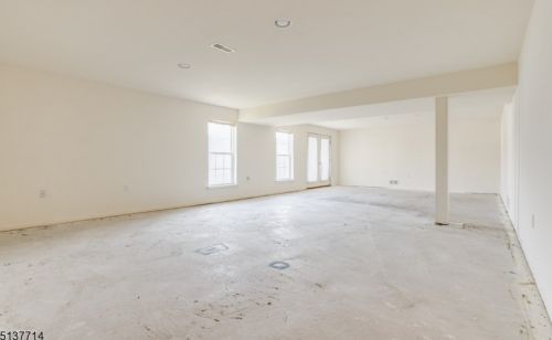 65 Kensington Cir, Belvidere NJ  07823-1700 exterior