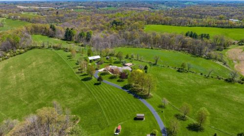 2306 Wesley Chapel Rd, Zanesville OH  43701-9334 exterior