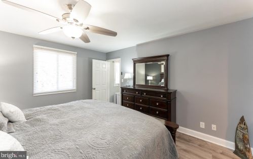 281 Chelsea Cir, Newtown Square PA  19073-2104 exterior