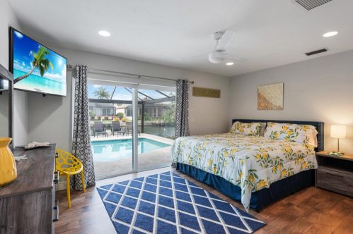 773 Holly Ct, Marco Island FL  34145-1915 exterior