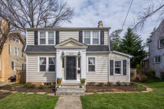 3361 Runnymede Pl, Washington, DC 20015-2415