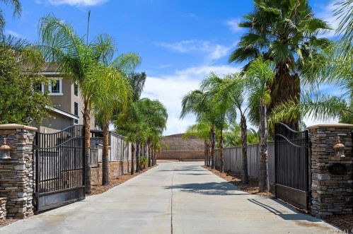 31994 Calle Elenita, Temecula CA  92591-2137 exterior