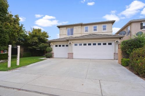 940 Waterman Ave, Lathrop, CA 95330-8926