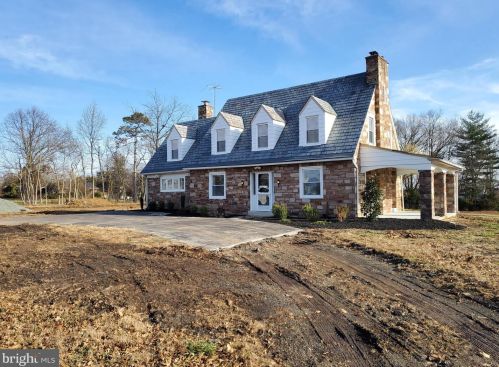 3018 Whitehall Rd, Norristown, PA 19403-4403