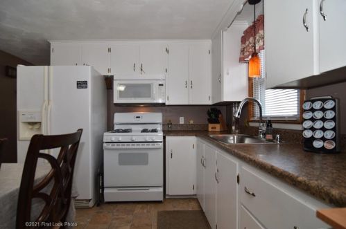 80 Victoria St, Providence RI  02909-3932 exterior